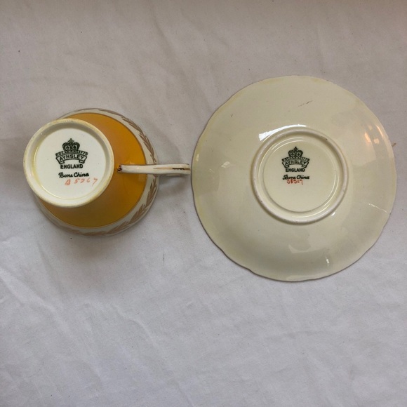 Vintage Aynsley Yellow & Gold Corset Bone China Cup and Saucer England - Picture 6 of 15